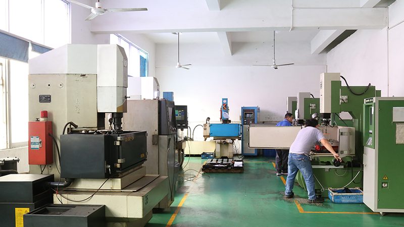 硅胶模具定制：揭秘其关键技术与选型要点