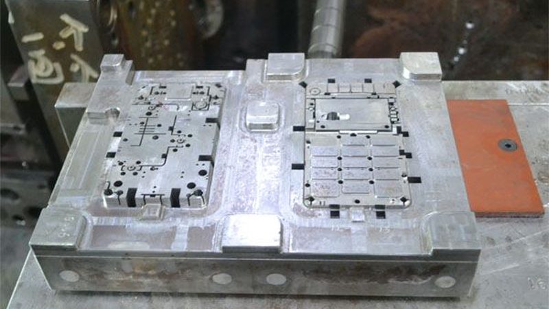 冲压模具设计：尺寸参数解析与设计步骤